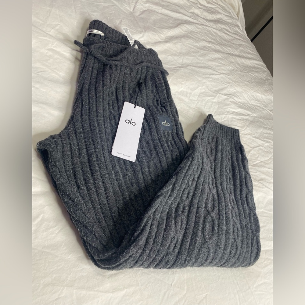 Alo Yoga Cable Knit Winter Bliss Pant Dark Heather Grey Sz L NWT